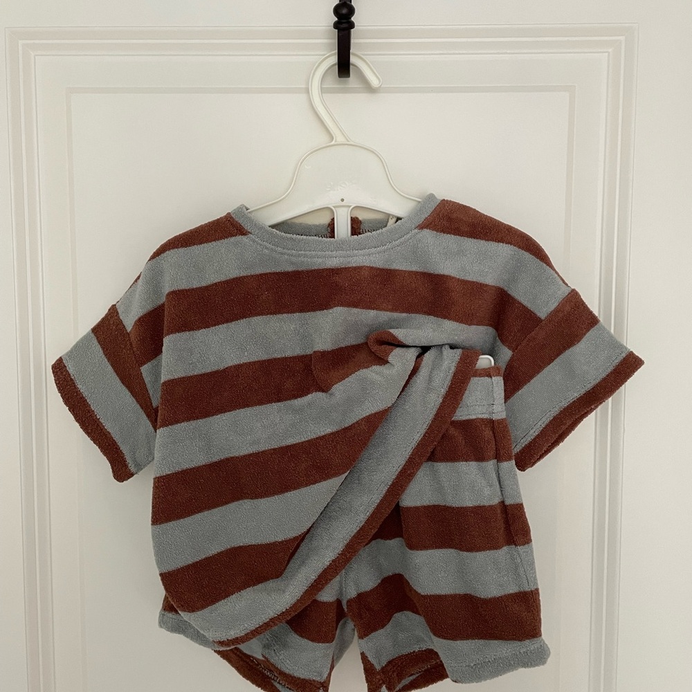 Quincy Mae - NWOT- Striped Kids Set